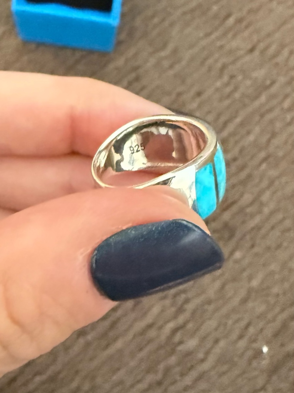 Turquoise & sterling silver band ring, size 6 - Picture 4 of 7